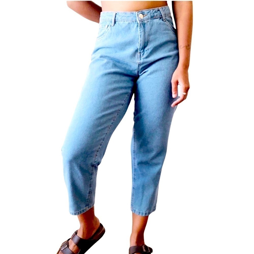 ASOS Wednesday’s Girl Mom Jeans in Light Wash Size 30